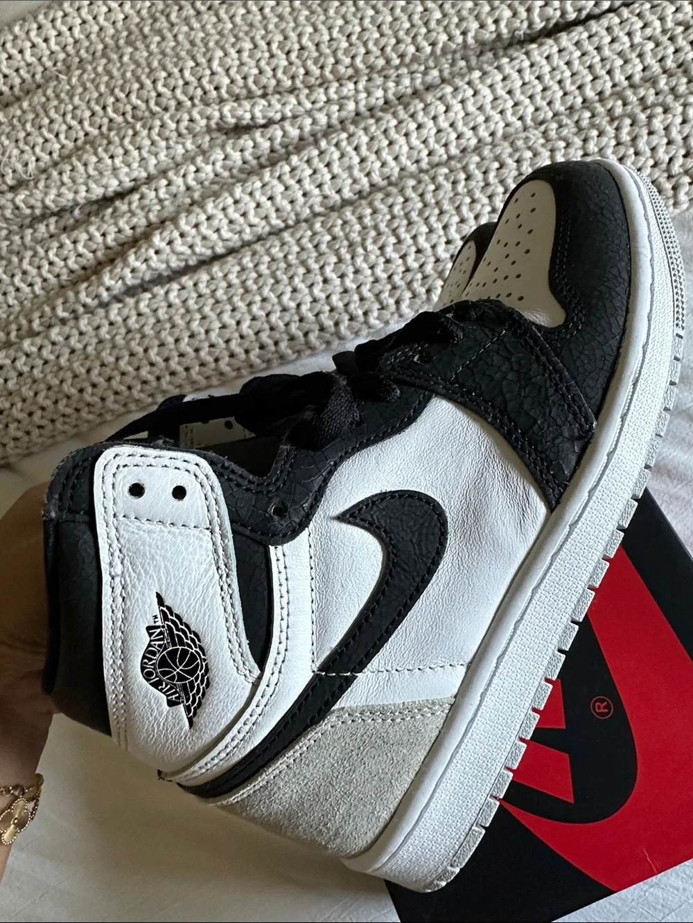 Nike Air Jordan 1 Mid White Black Gray